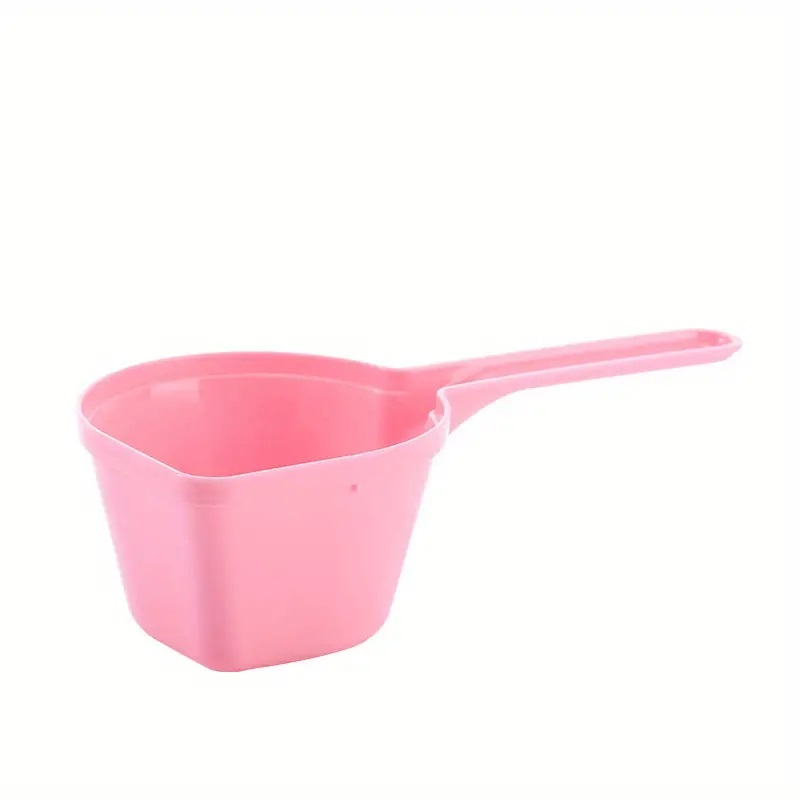 Plastová lopatka na granule