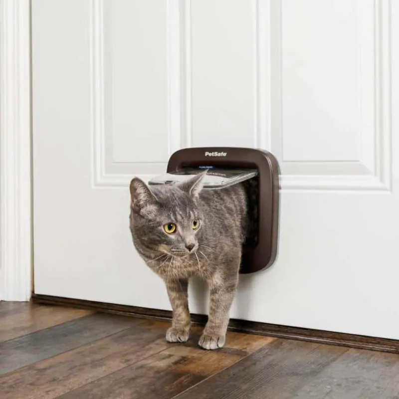 Kočičí dvířka PetSafe do 8kg hnědá